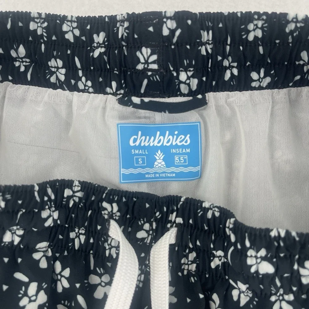 Chubbies Swim Trunks Mens S Black Floral Print 5.5
